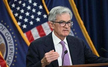 powell-us-economy-not-sending-signals-that-urge-rate-cut-2024-11-14