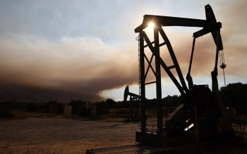 تراجع أسعار النفط وسط مخاوف بشأن المخزون والطلب